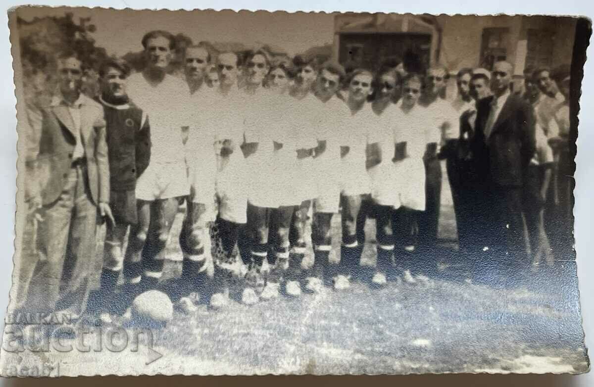 Футболен отбор 40те