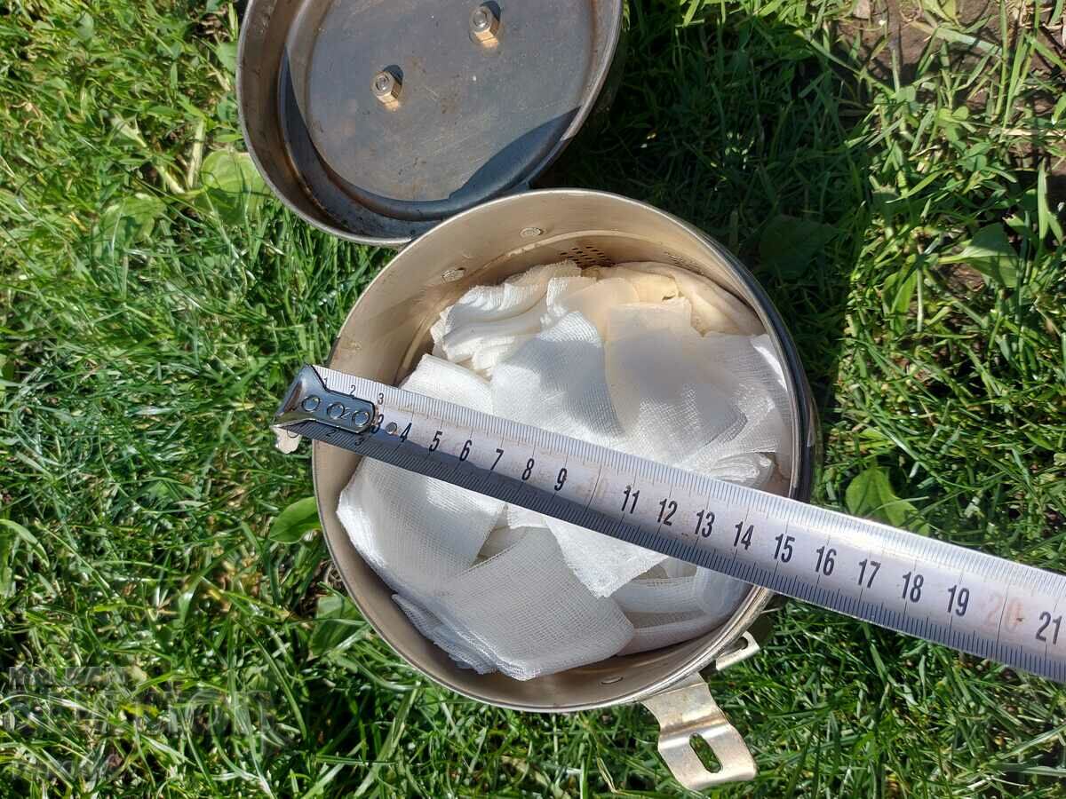 Auction  MEDICAL POT WITH TAMPONS - STAINLESS STEEL