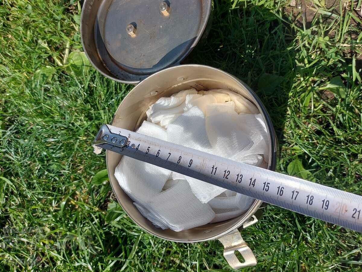 Auction  MEDICAL POT WITH TAMPONS - STAINLESS STEEL