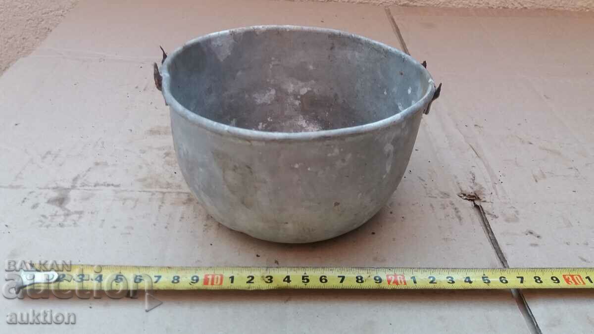 АЛУМИНИЕВО ВОЕННО КАНЧЕ с цена 2.49 лв. | € 1.27