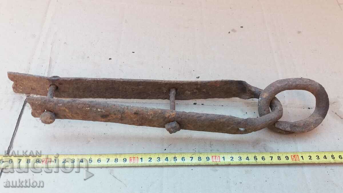 Auction OLD YARN IRON Auction OLD YARN IRON