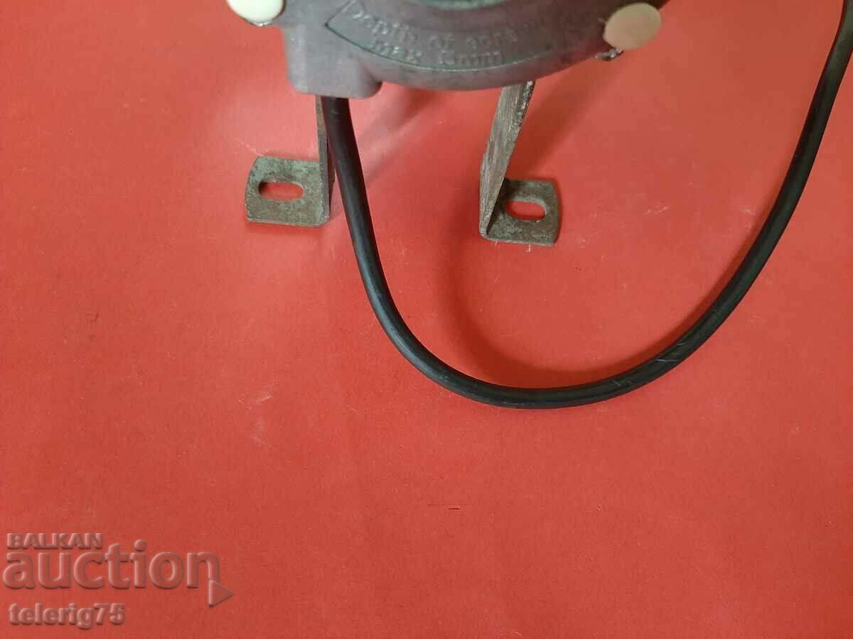 Delivery of Italian Metal Fan with Motor/Motor-38W, 1550 rpm.