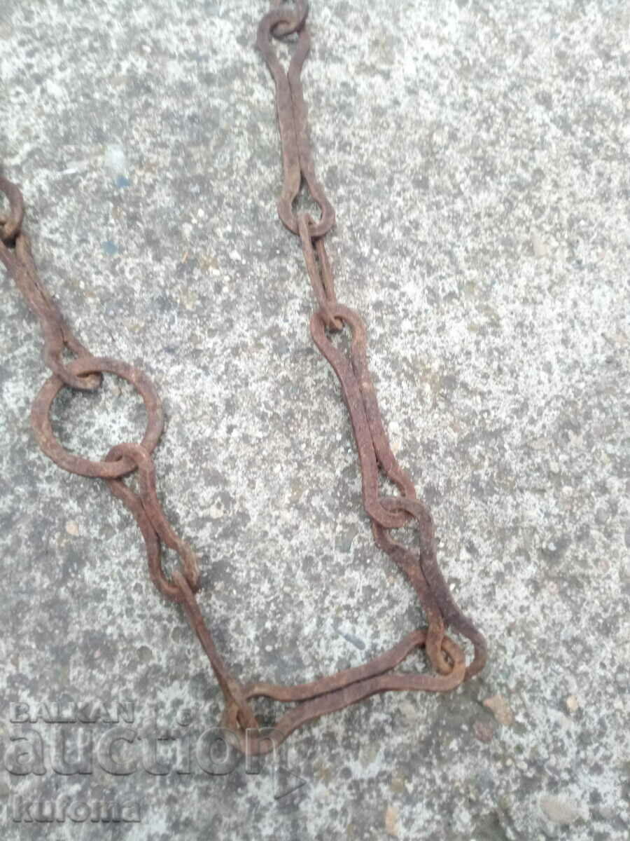 Стара кована верига за огнище с цена 29.99 лв. | € 15.33 Стара кована верига за огнище с цена 29.99 лв. | € 15.33