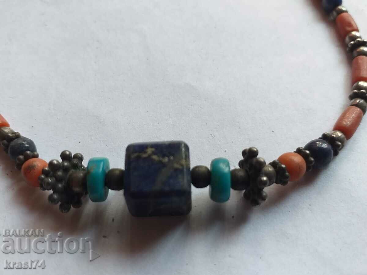 Colier de argint cu coral etc. cu preț 40.00 BGN | € 20.45