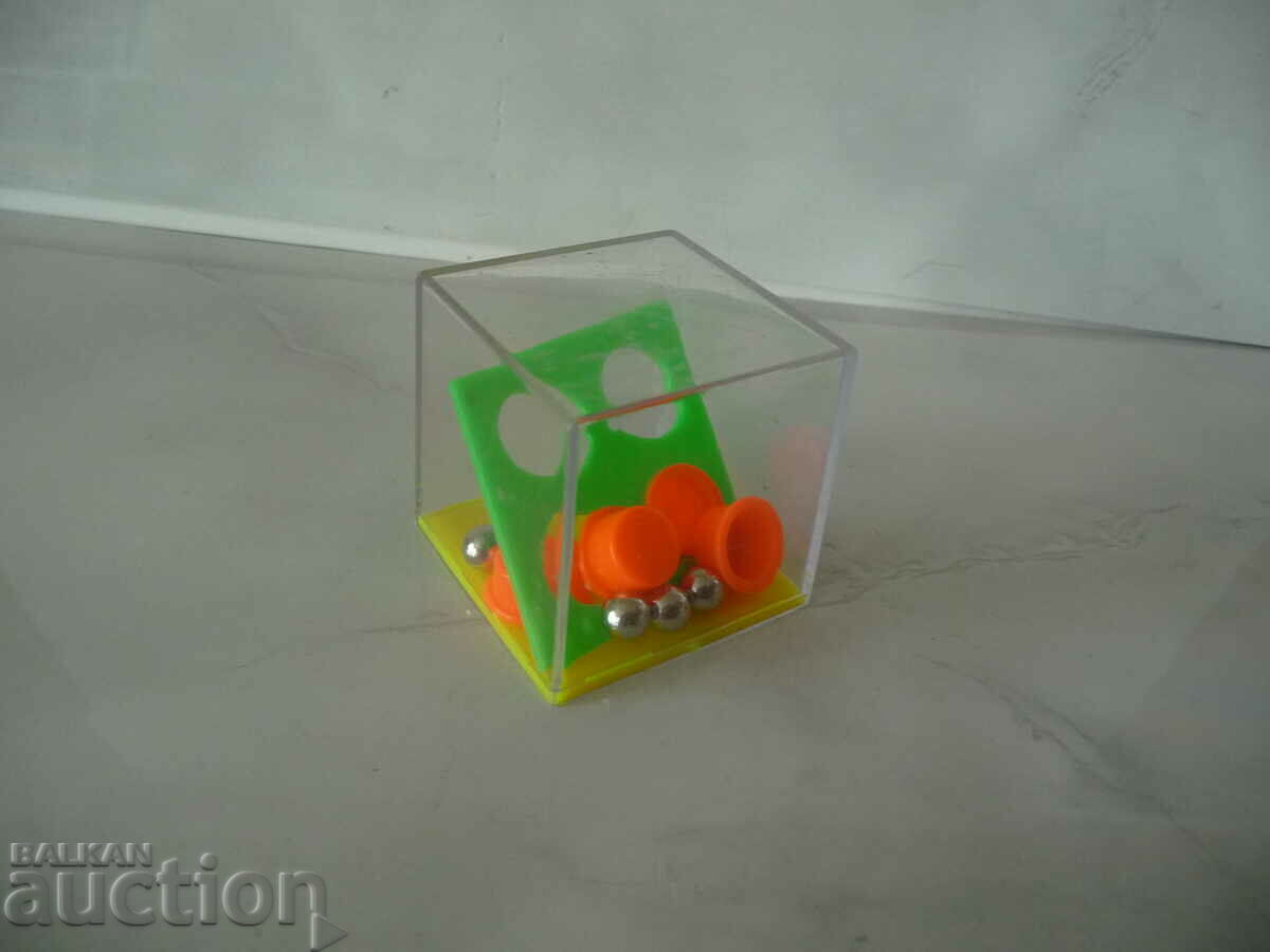 Logic puzzle cube toy marbles game of nerves