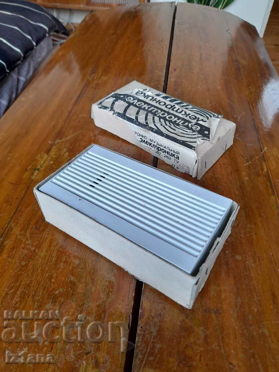 Sonerie electrică veche Electronică cu preț 45.00 BGN | € 23.01 Sonerie electrică veche Electronică cu preț 45.00 BGN | € 23.01