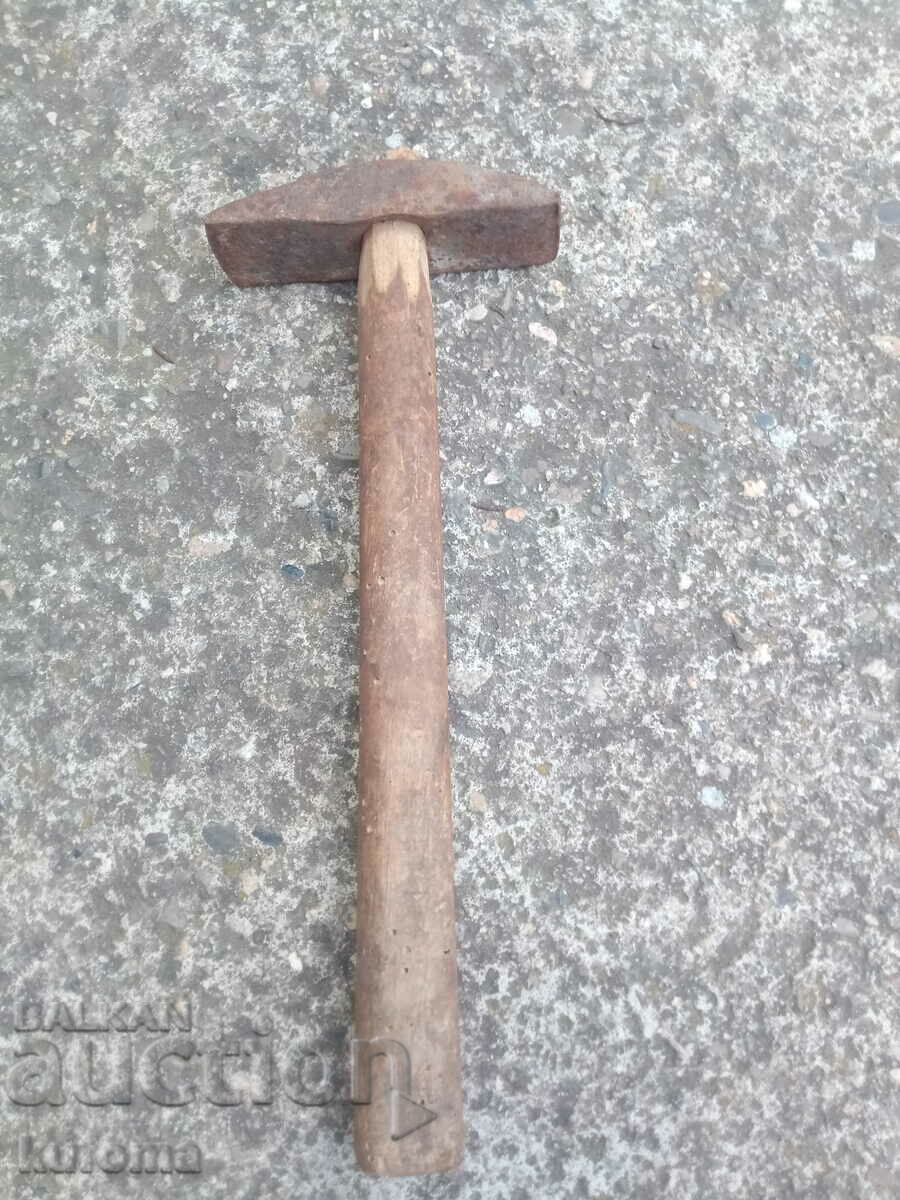 An old hammer with price 9.99 BGN | € 5.11 An old hammer with price 9.99 BGN | € 5.11