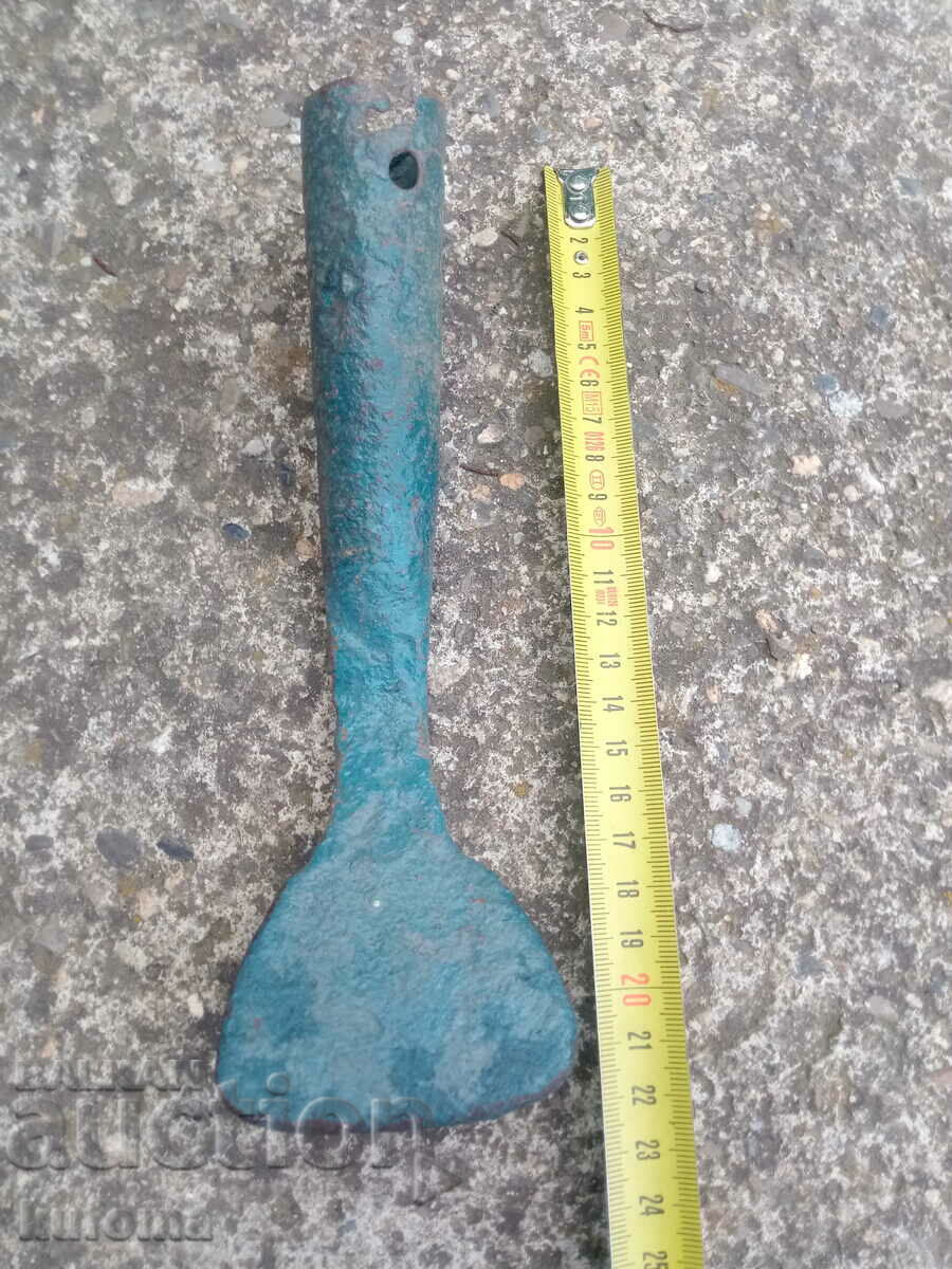 Auction Old agricultural instrument Auction Old agricultural instrument