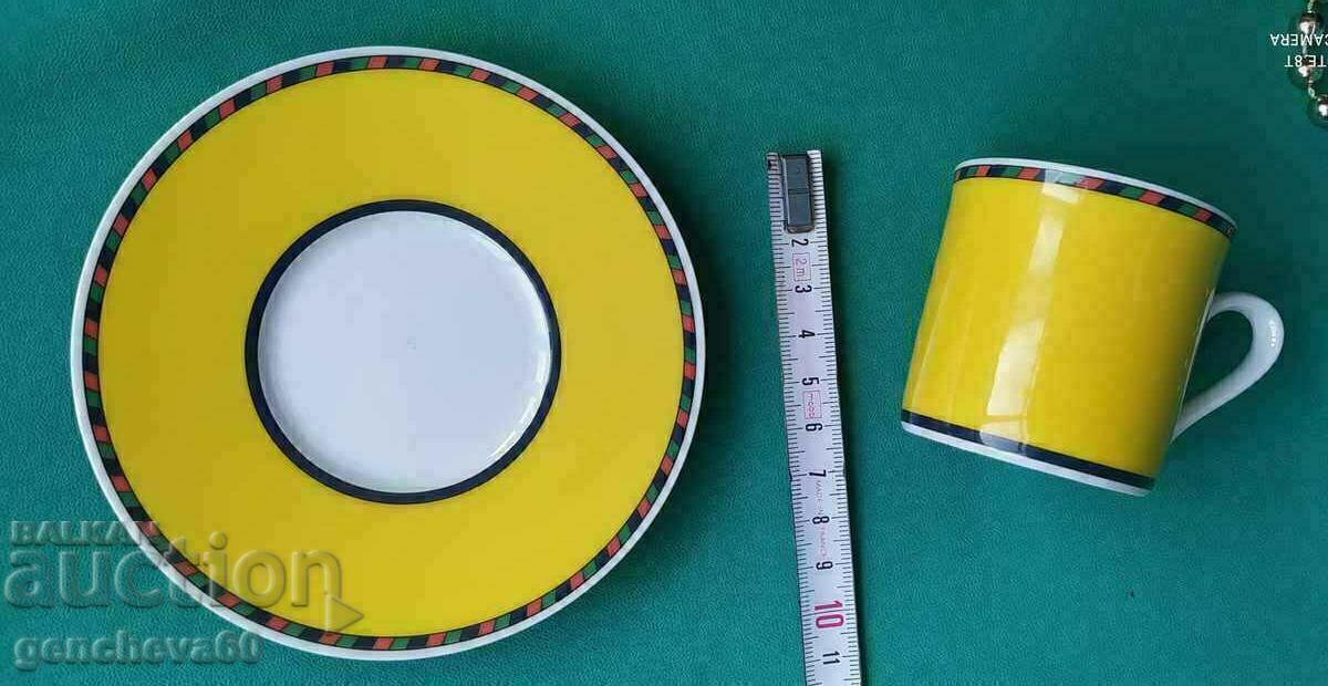 Колекционна жълта чашка за кафе с цена € 6.00 | 11.73 лв.