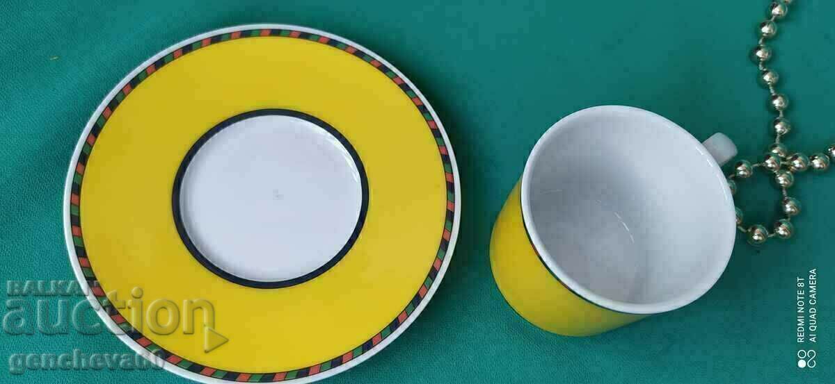 Колекционна жълта чашка за кафе - 6