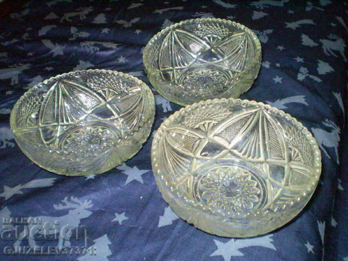 Auction Three Small Crystal Fruitiers Auction Three Small Crystal Fruitiers