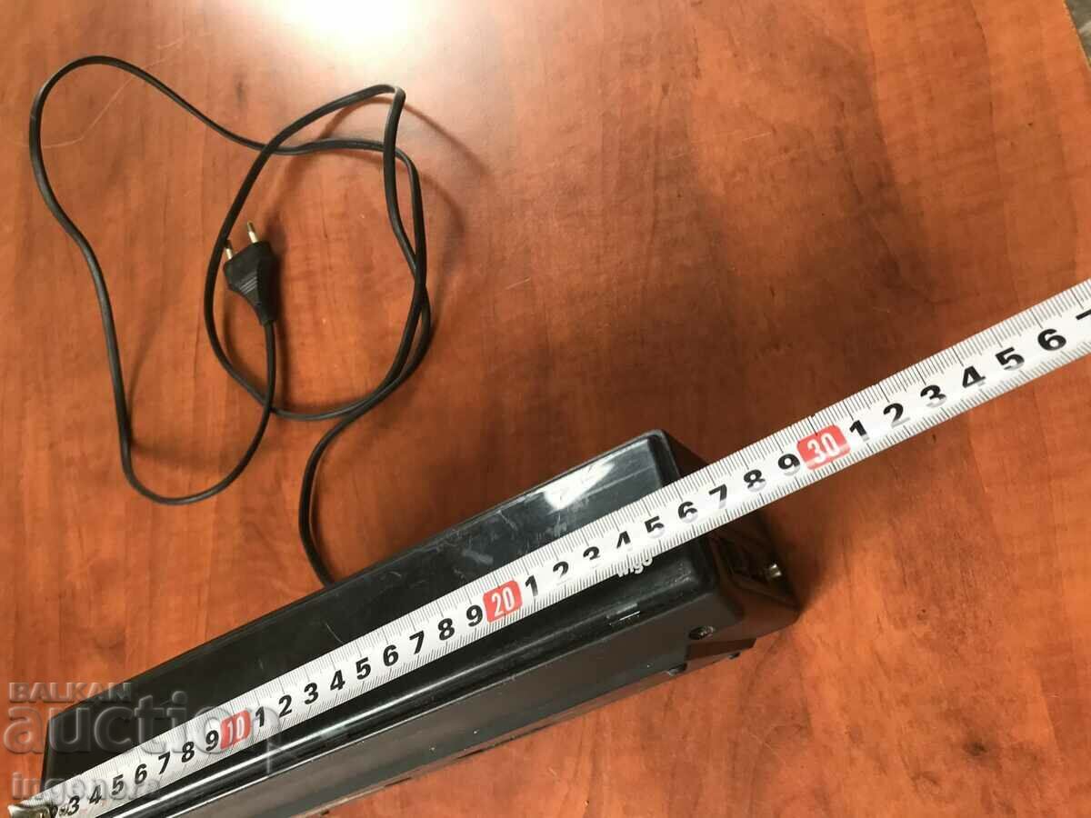 Auction RADIO CLOCK RADIO - WORKS Auction RADIO CLOCK RADIO - WORKS