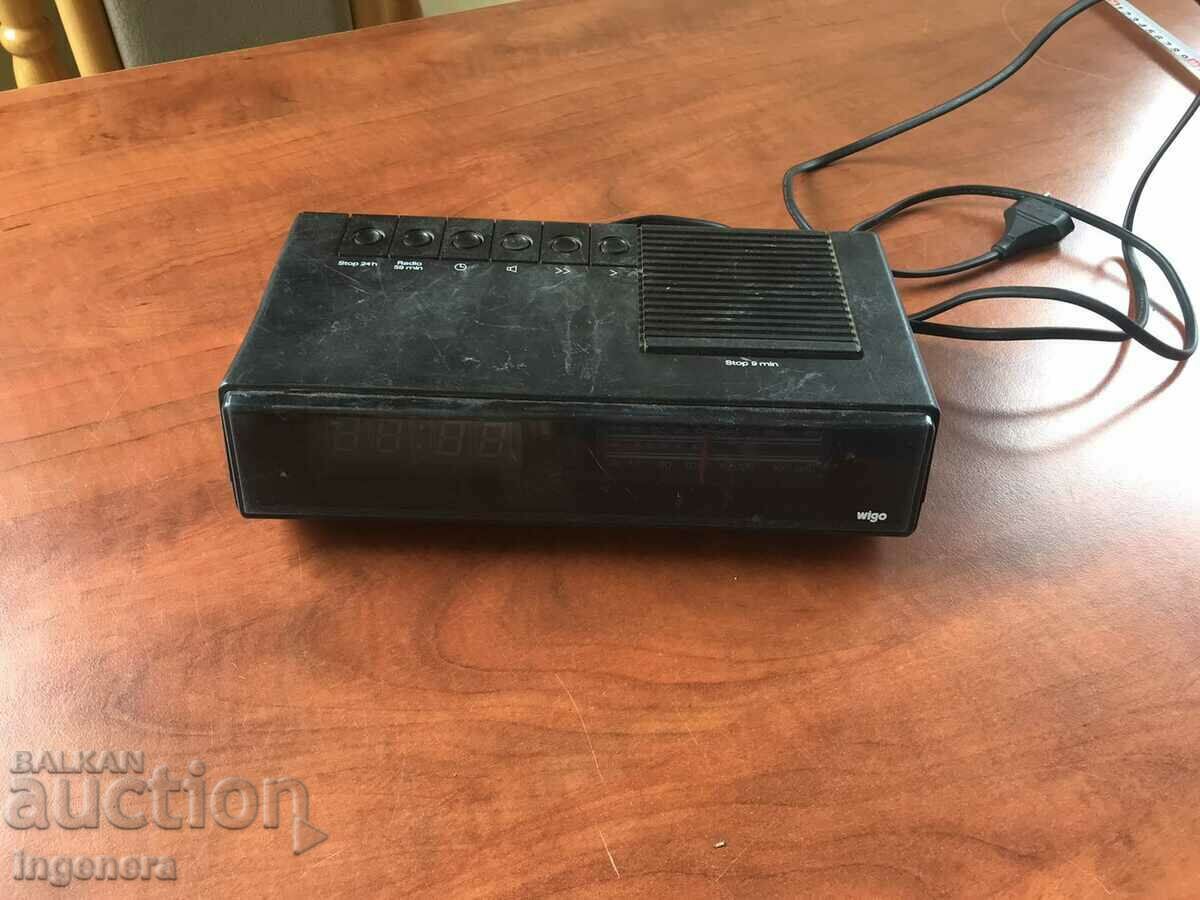 RADIO CLOCK RADIO - WORKS - 5 RADIO CLOCK RADIO - WORKS - 5