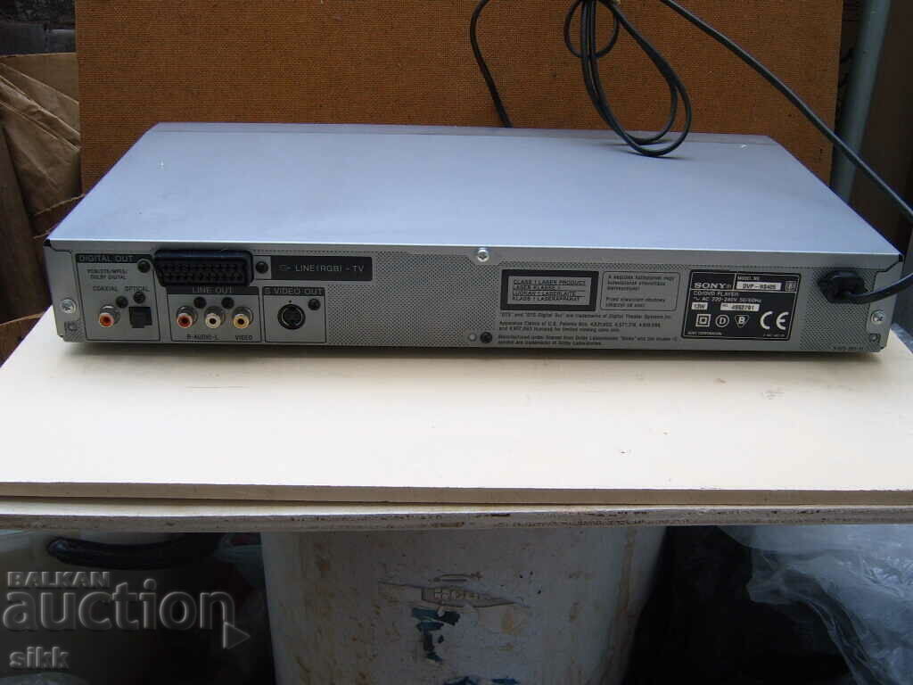 Auction CD and DVD player Auction CD and DVD player