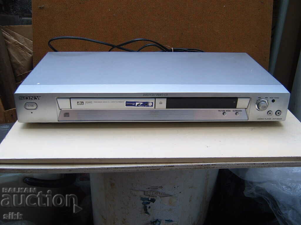 CD and DVD player CD and DVD player