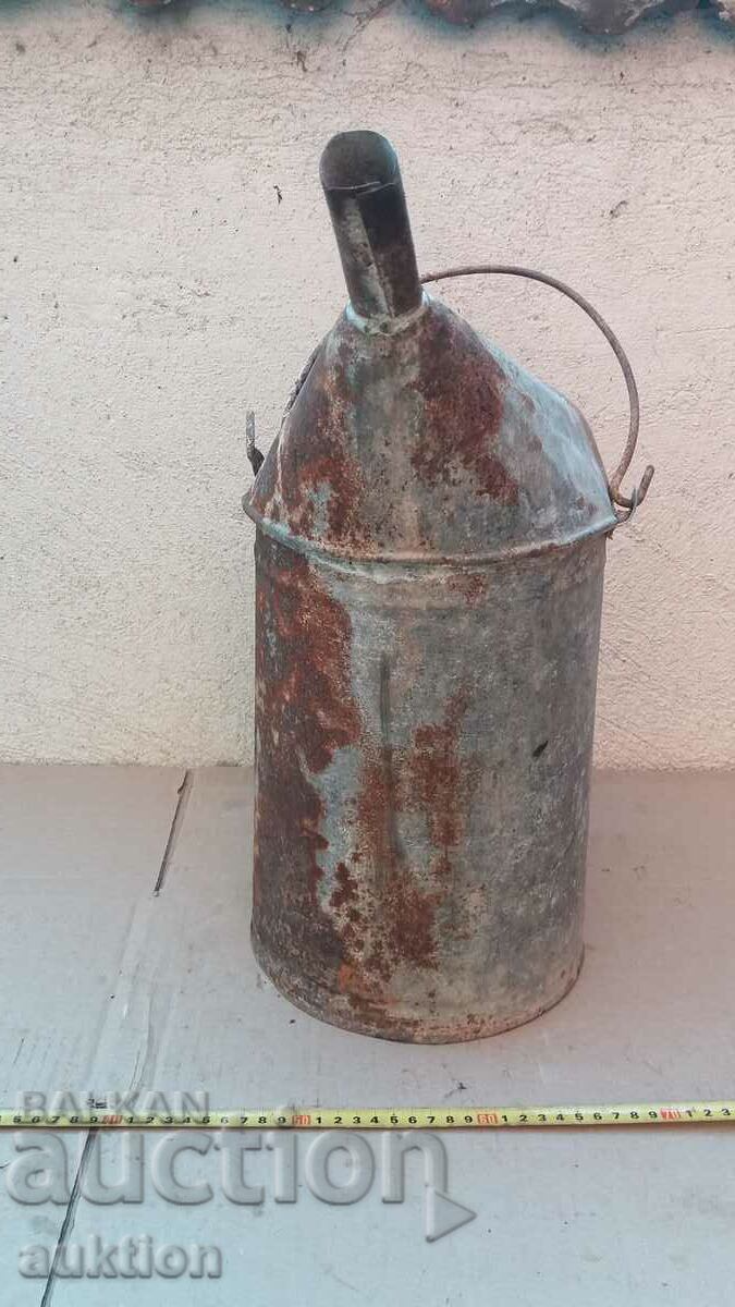 Delivery of OLD METAL WATERING CAN - HEALTHY