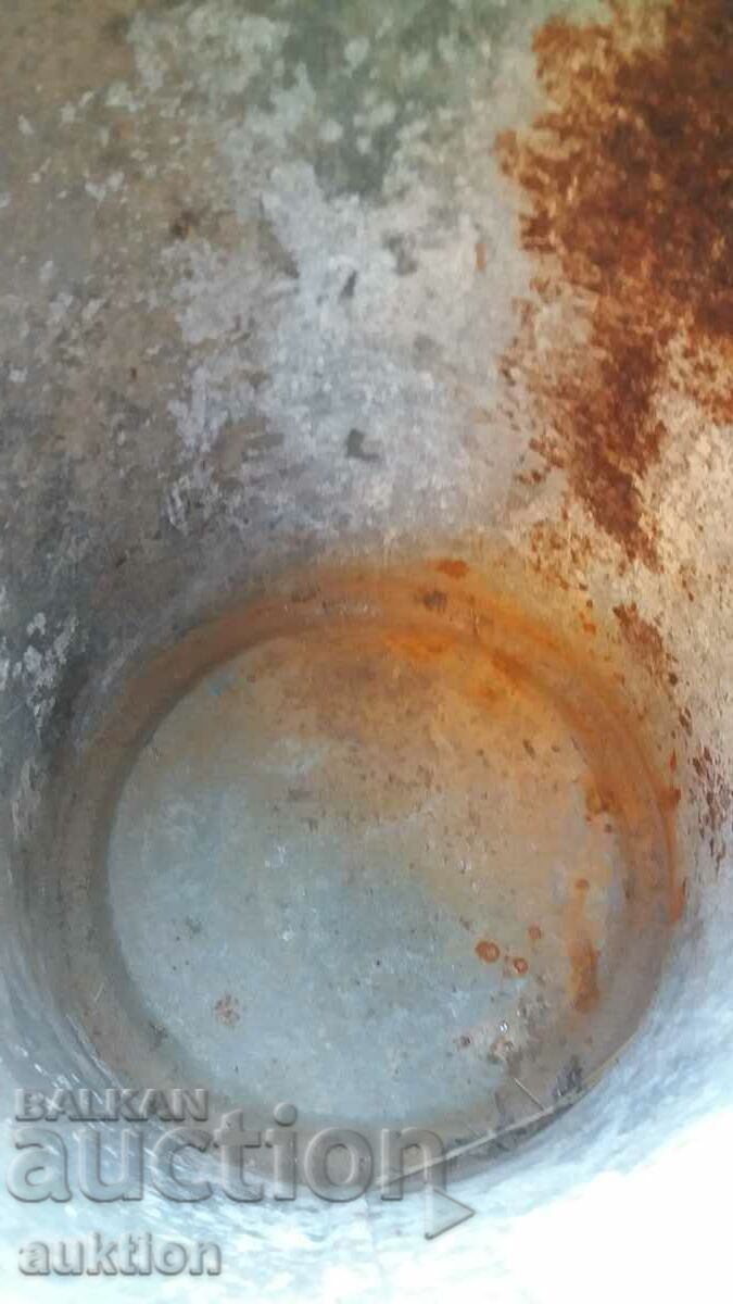 OLD METAL WATERING CAN - HEALTHY - 5