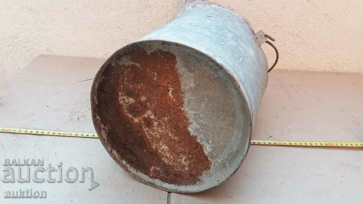 OLD METAL WATERING CAN - HEALTHY - 7