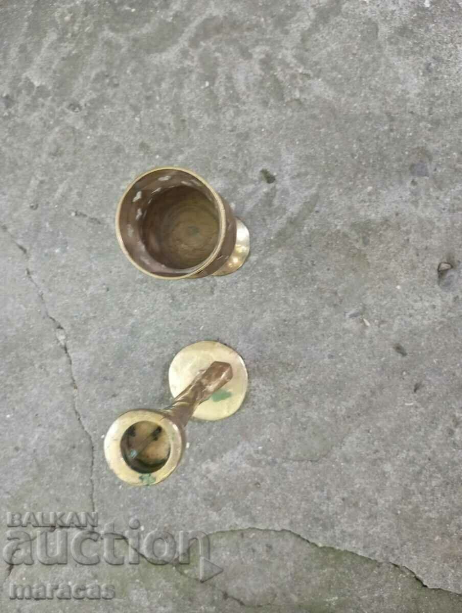 Χάλκινα κηροπήγια. με τιμή 19.00 BGN | € 9.71 Χάλκινα κηροπήγια. με τιμή 19.00 BGN | € 9.71