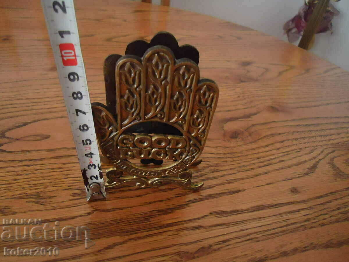 Old bronze napkin holder with price 25.00 BGN | € 12.78 Old bronze napkin holder with price 25.00 BGN | € 12.78