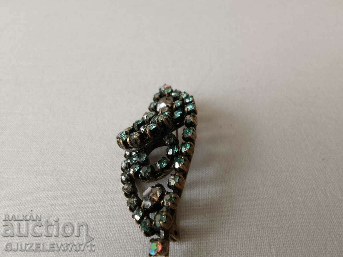 Delivery of Art Deco style brooch Delivery of Art Deco style brooch