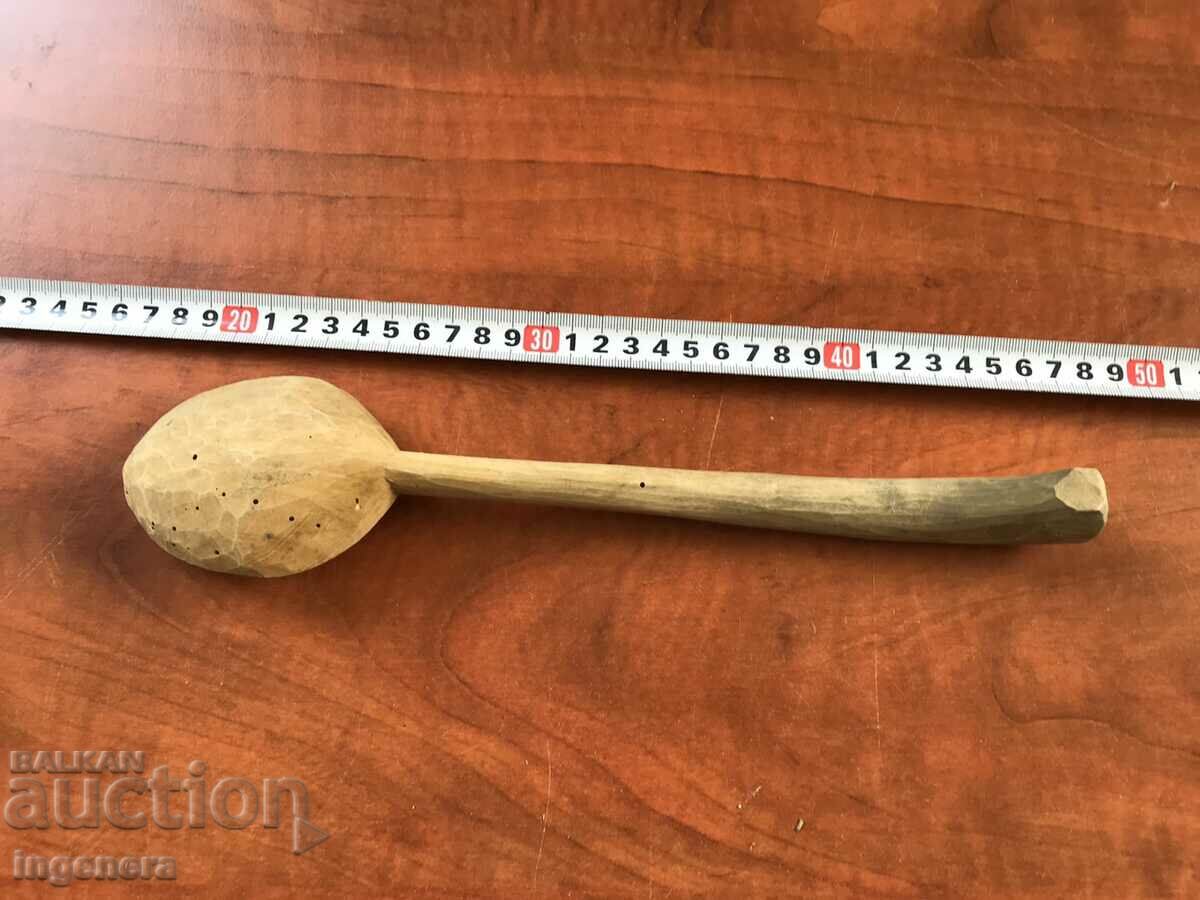 LINGURĂ DE LEMN VECHE cu preț 9.00 BGN | € 4.60