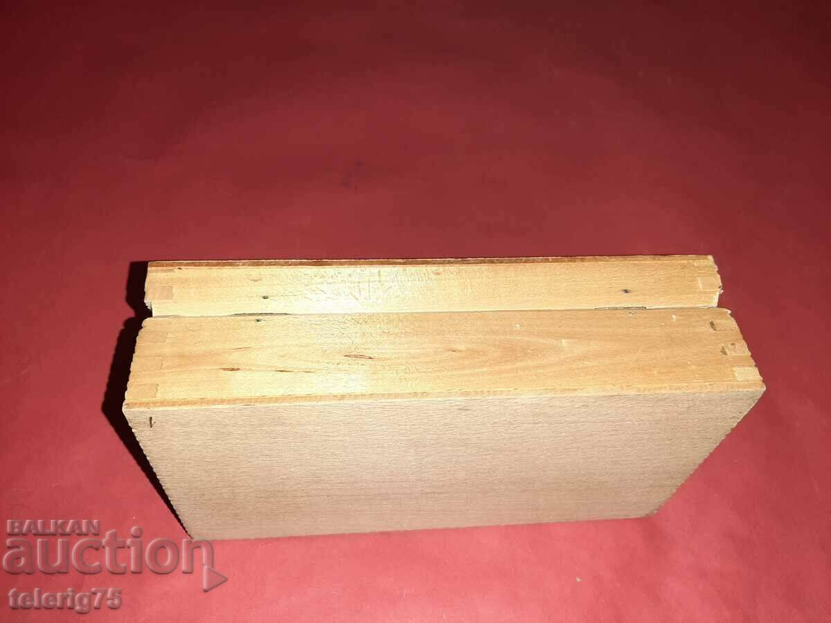 Delivery of Beautiful Old Wooden Box
