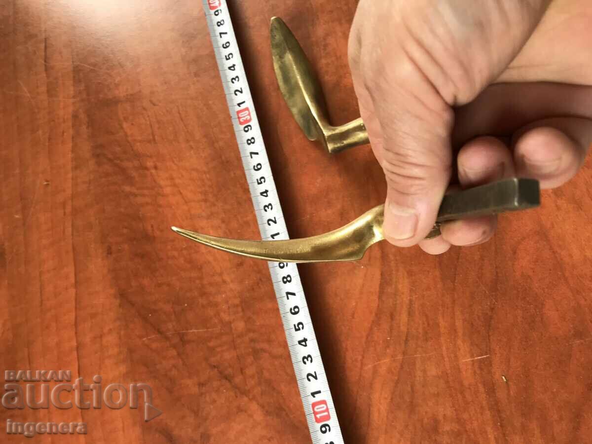 HANDLES SHIELD BRONZE BRASS ANTIQUE - 5 HANDLES SHIELD BRONZE BRASS ANTIQUE - 5