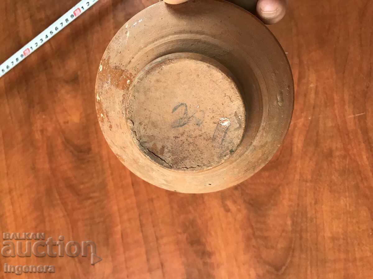 OLD POTTERY DEEP BEAN BOWL - 6 OLD POTTERY DEEP BEAN BOWL - 6