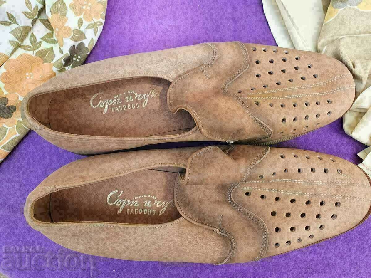 Чисто нови обувки на "Сърп и Чук" Габрово, от комунизма
