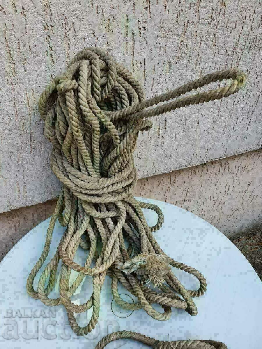 Παράδοση Πολύ δυνατό, μακρύ, χοντρό σχοινί. Παράδοση Πολύ δυνατό, μακρύ, χοντρό σχοινί.