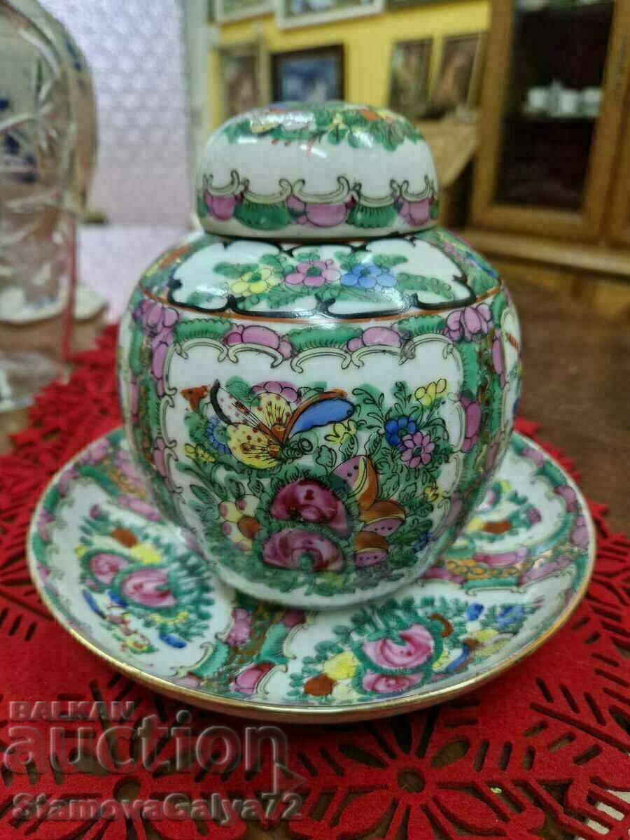 Auction A great antique Chinese porcelain bowl jar Auction A great antique Chinese porcelain bowl jar