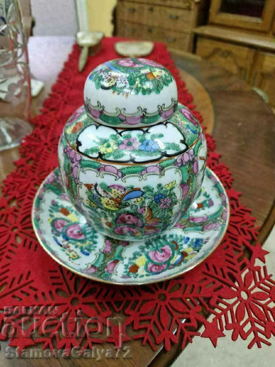 Delivery of A great antique Chinese porcelain bowl jar Delivery of A great antique Chinese porcelain bowl jar