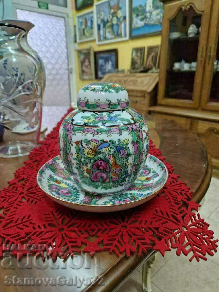 A great antique Chinese porcelain bowl jar A great antique Chinese porcelain bowl jar