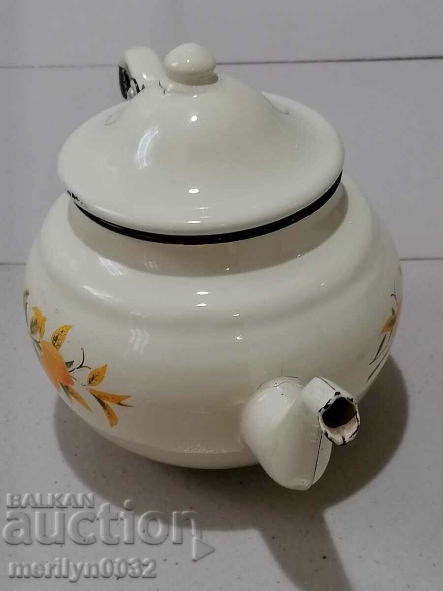 Delivery of Enamelled teapot made of salt container with enamel Delivery of Enamelled teapot made of salt container with enamel