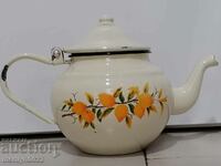 Enamelled teapot made of salt container with enamel
