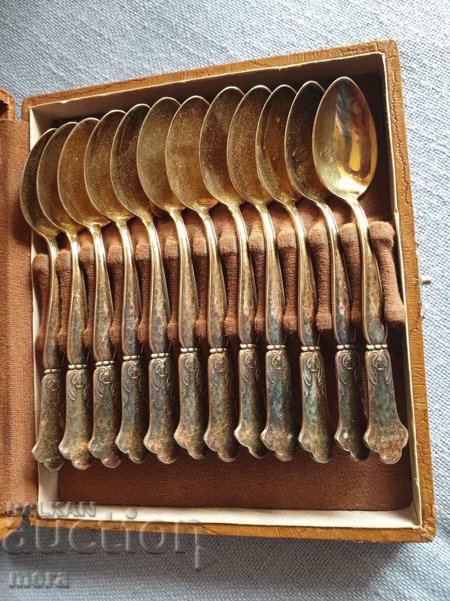 Antique gold plated coffee spoons with price 320.00 BGN | € 163.61 Antique gold plated coffee spoons with price 320.00 BGN | € 163.61