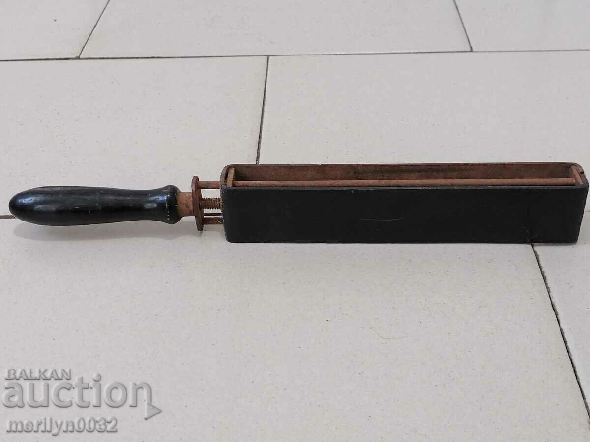 Αντίκες ξύστρα ξυραφιού, λουρί, ξυράφι - 7 Αντίκες ξύστρα ξυραφιού, λουρί, ξυράφι - 7