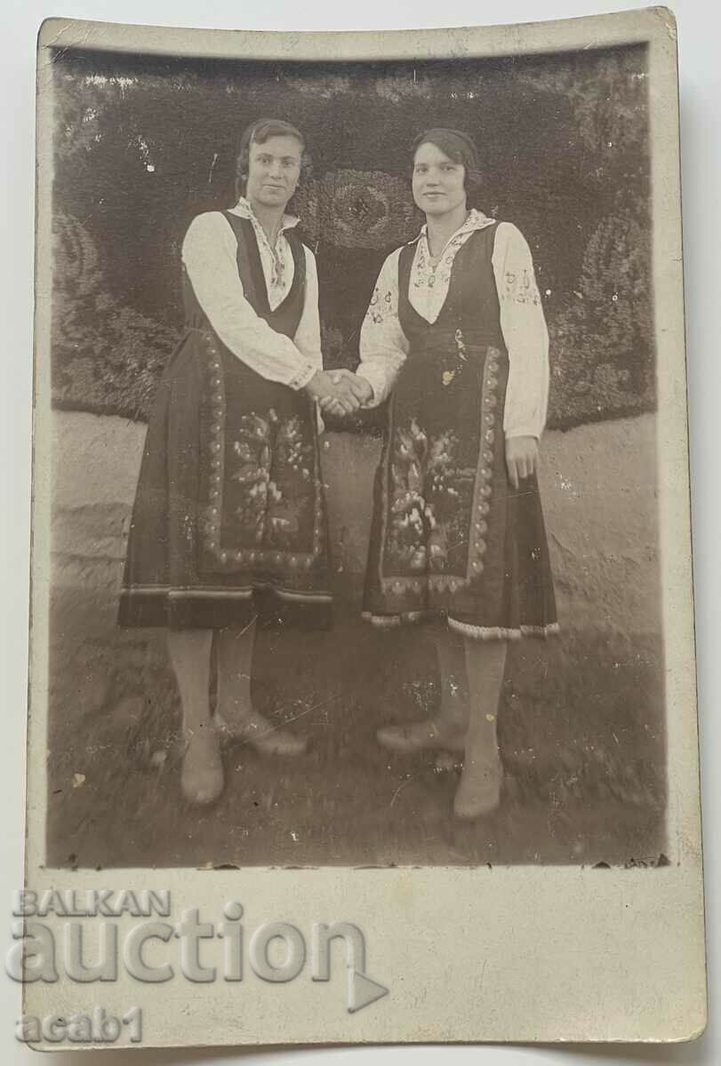 Auction Girls from the village of Nadezhda in costumes Auction Girls from the village of Nadezhda in costumes