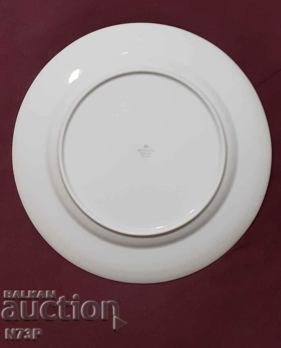 Delivery of PORCELAIN PLATE. COLLECTION. SELTMANN WEIDEN.BAVARIA.GERMANY Delivery of PORCELAIN PLATE. COLLECTION. SELTMANN WEIDEN.BAVARIA.GERMANY