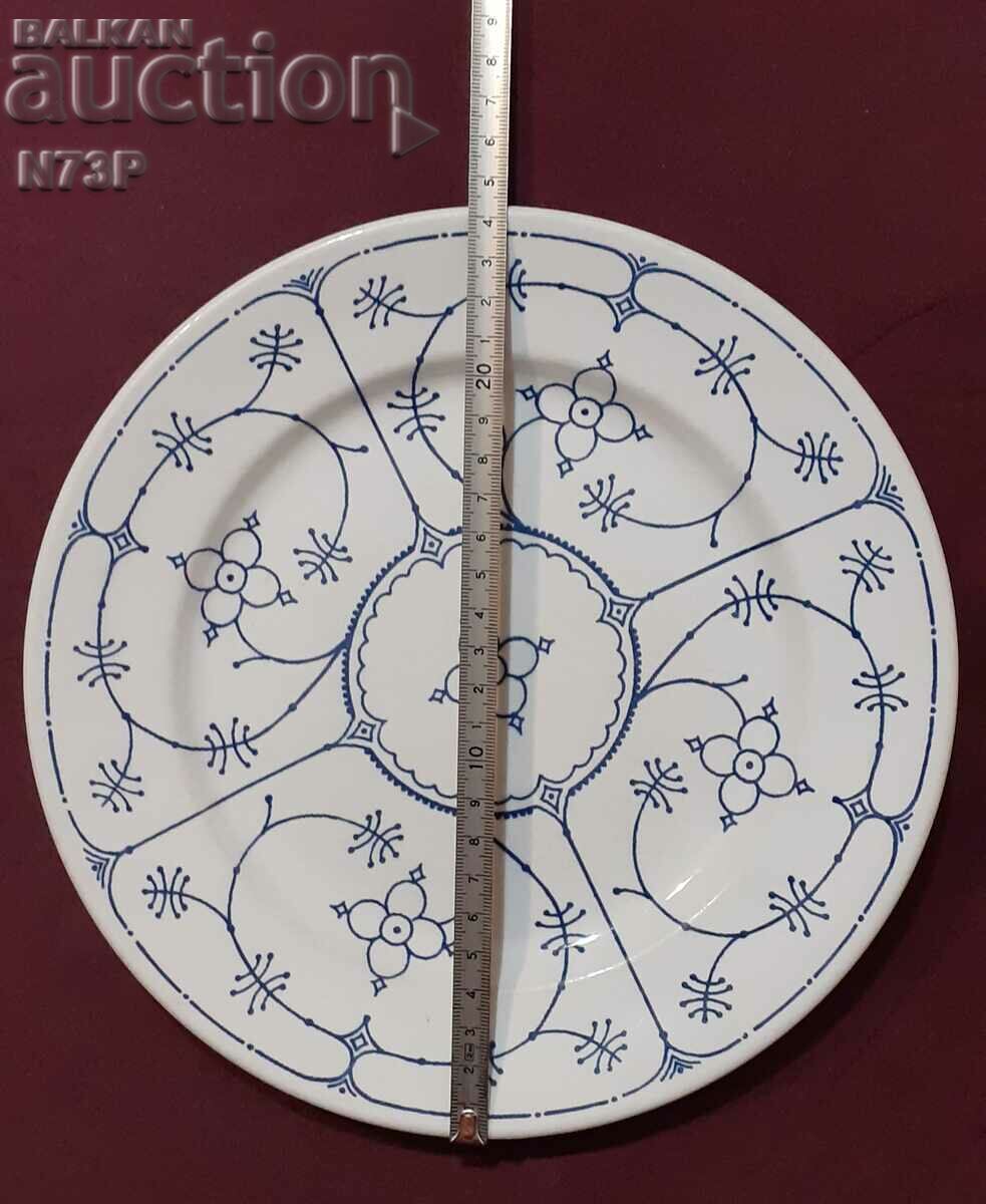 PLATĂ DE PORCELAN. COLECTIE. MADE IN ANGLIA. cu preț 17.00 BGN | € 8.69