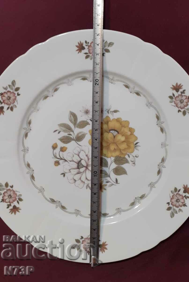 Auction PORCELAIN PLATE. COLLECTION. MADE IN GERMANY. Auction PORCELAIN PLATE. COLLECTION. MADE IN GERMANY.
