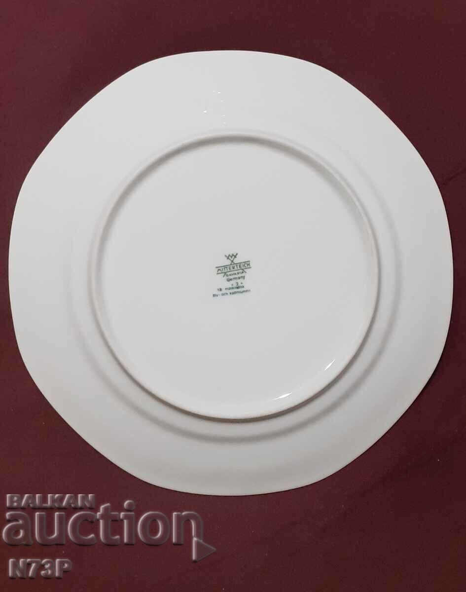 Delivery of PORCELAIN PLATE. COLLECTION. MADE IN GERMANY. Delivery of PORCELAIN PLATE. COLLECTION. MADE IN GERMANY.