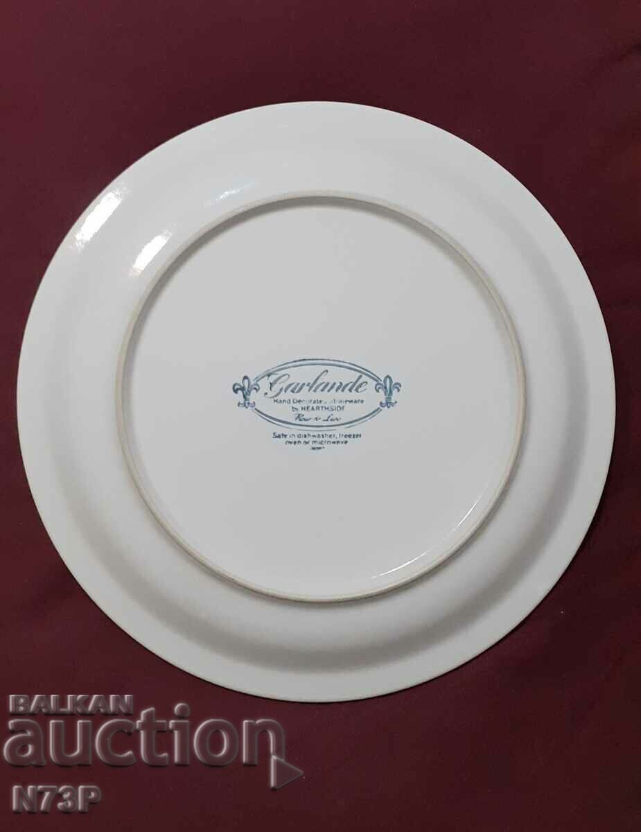 Delivery of NICE PLATE. COLLECTION. MADE IN JAPAN. Delivery of NICE PLATE. COLLECTION. MADE IN JAPAN.