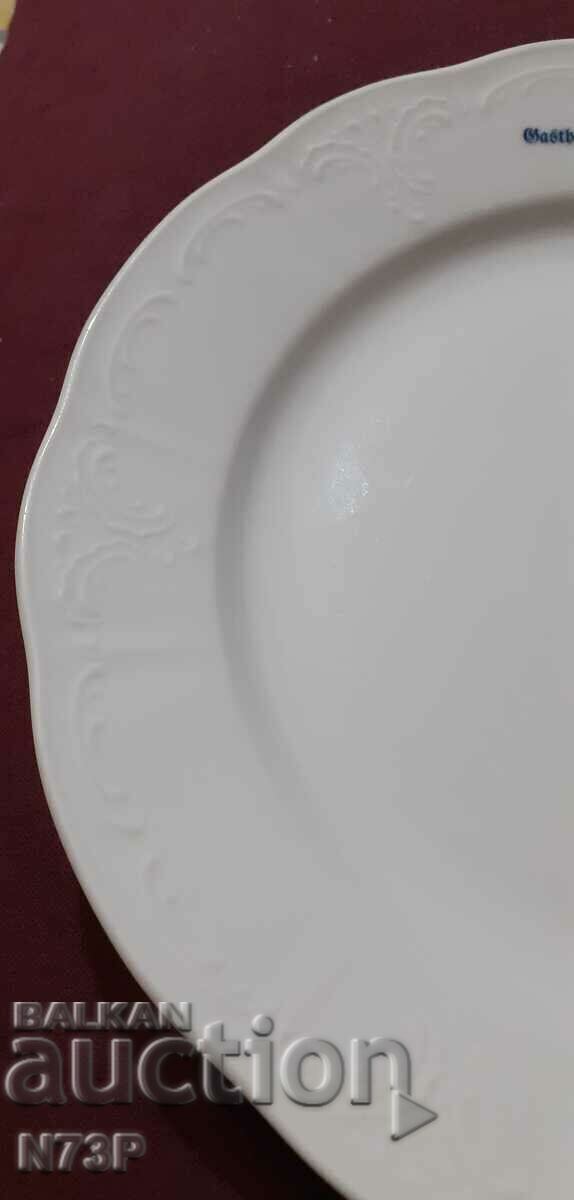Auction PORCELAIN PLATE. COLLECTION. MADE IN AUSTRIA. Auction PORCELAIN PLATE. COLLECTION. MADE IN AUSTRIA.