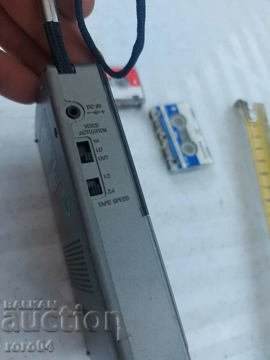 CASSETTE - RECORDER - WALKMAN - WORKING - 6 CASSETTE - RECORDER - WALKMAN - WORKING - 6