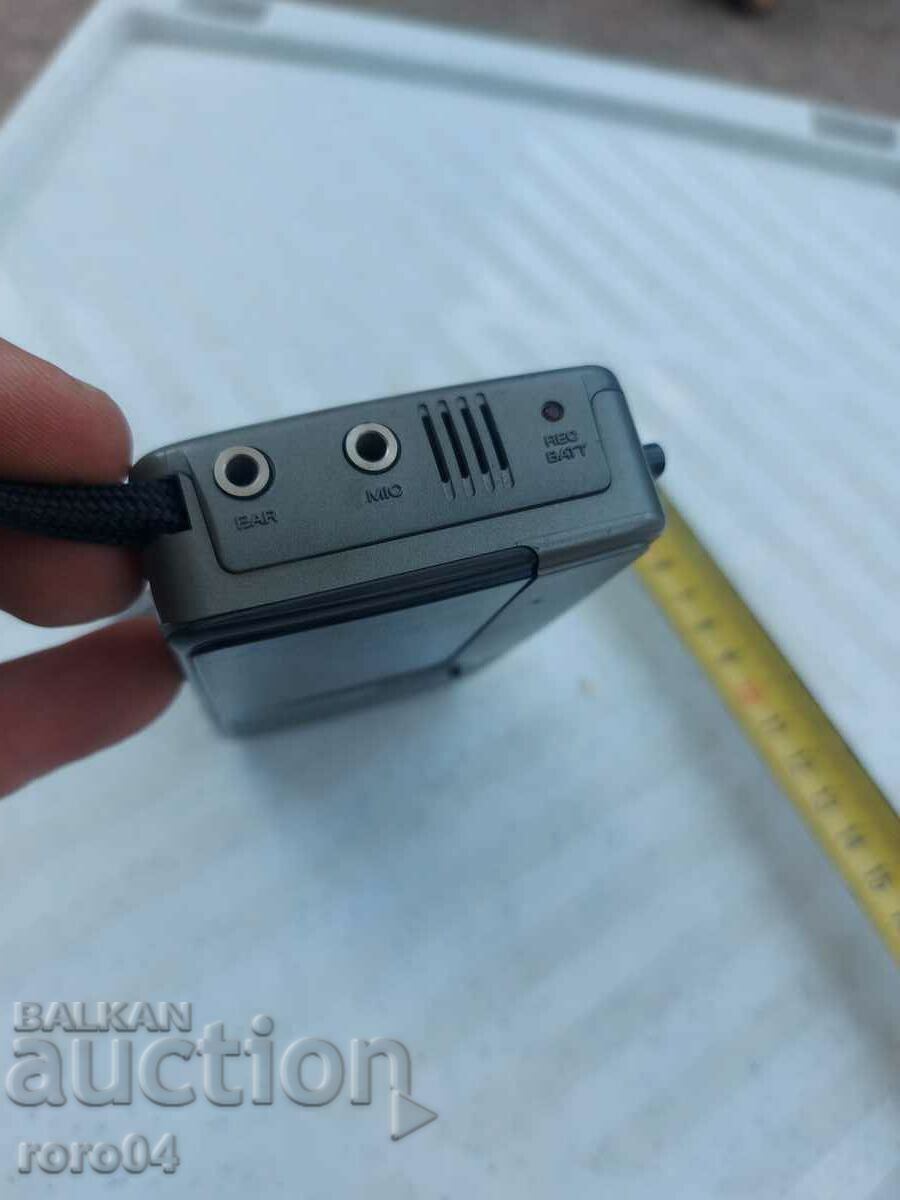 CASSETTE - RECORDER - WALKMAN - WORKING - 7 CASSETTE - RECORDER - WALKMAN - WORKING - 7