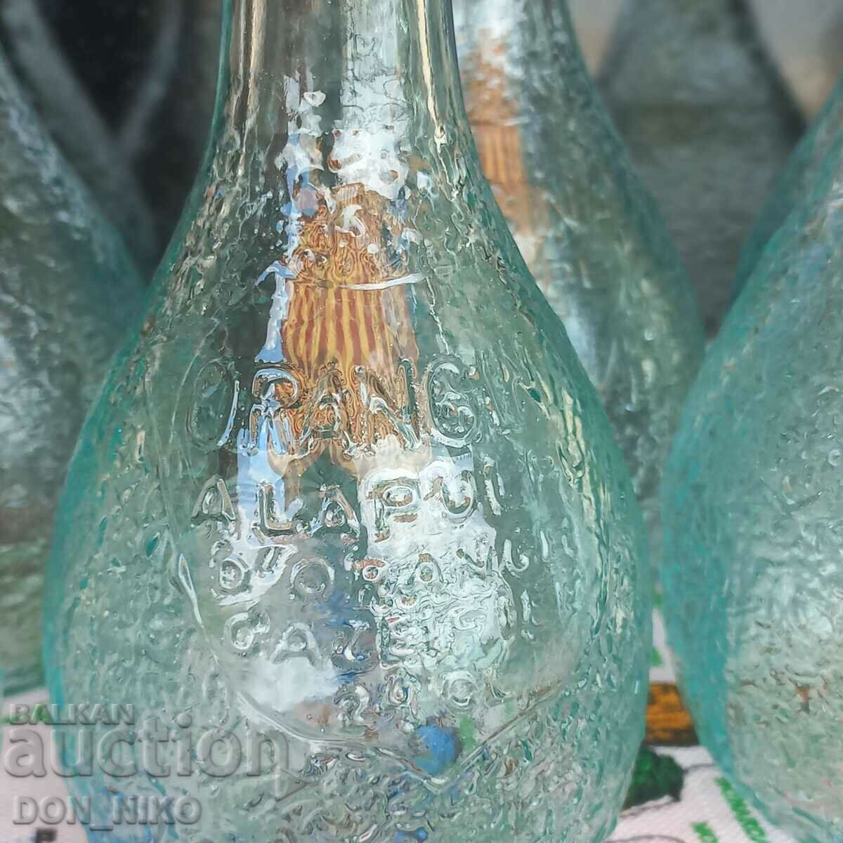 Доставка на Винтидж стъклени бутилки Orangina Доставка на Винтидж стъклени бутилки Orangina