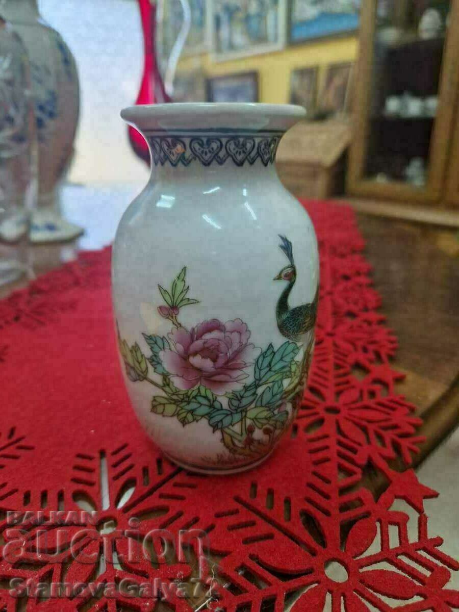 Auction Unique Rare Antique Porcelain Chinese Vase Auction Unique Rare Antique Porcelain Chinese Vase