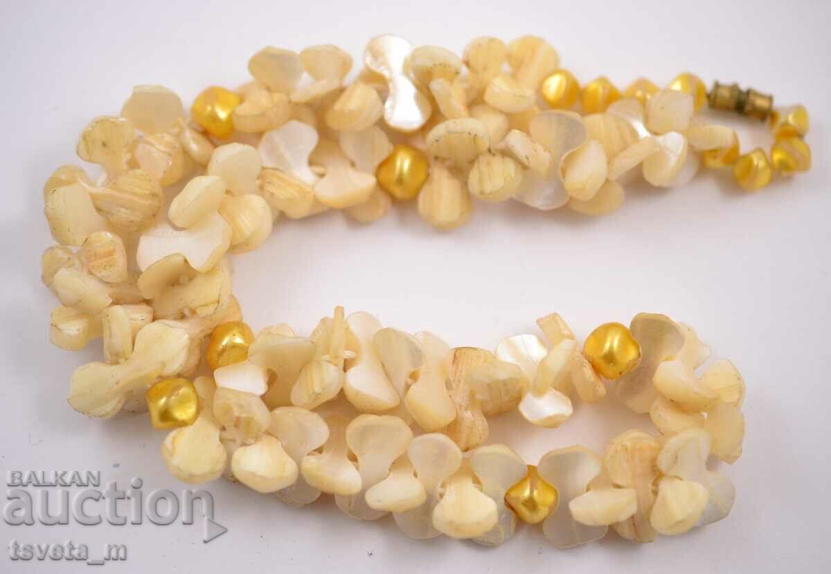 Auction Antique necklace, mother of pearl necklace 67.6 g Auction Antique necklace, mother of pearl necklace 67.6 g